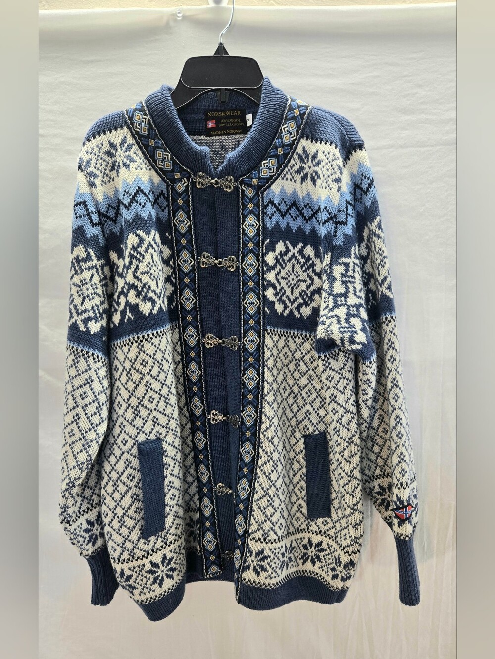 NorskWear Women's Medium Wool Fair Isle Chunky Knit Sweater Cardigan